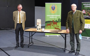 Übergabe der „Hegemedaille der Sonderstufe Gold“ an Georg Geiser