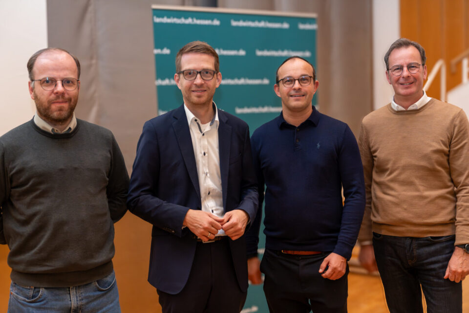 Justus Kallmeyer (operativer Leiter ASP-Führungsstab), Staatssekretär Michael Ruhl (Leiter ASP-Führungsstab), Lutz Köhler (Erster Kreisbeigeordneter des Landkreises Darmstadt-Dieburg und Alexander Böhn (Kreisbeigeordneter Kreis Offenbach)